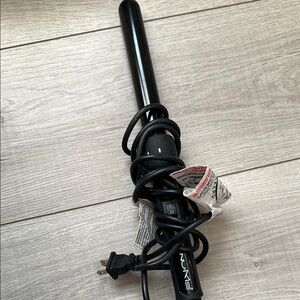 NuMe Black Curling Wand